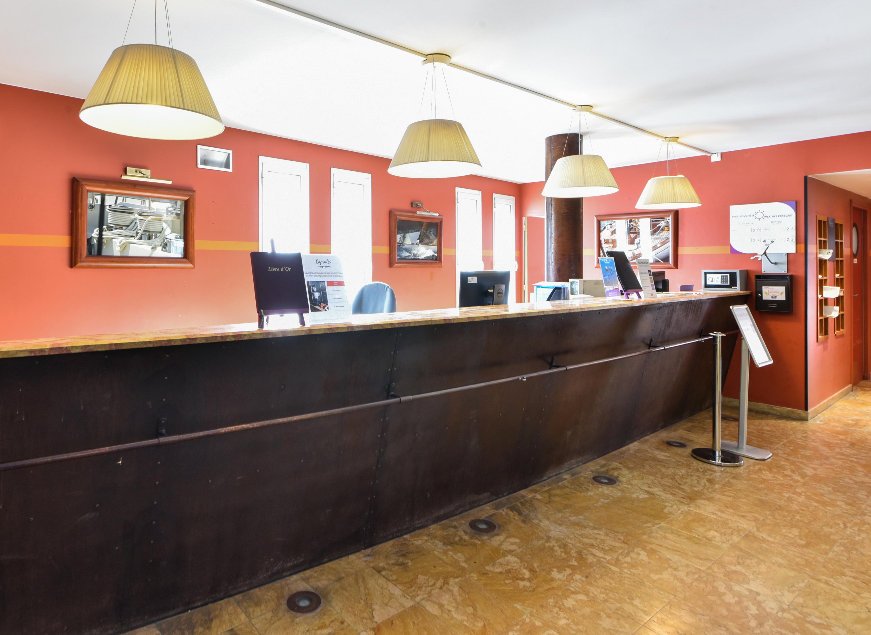 Aparthotel Pierre & Premium Port Prestige