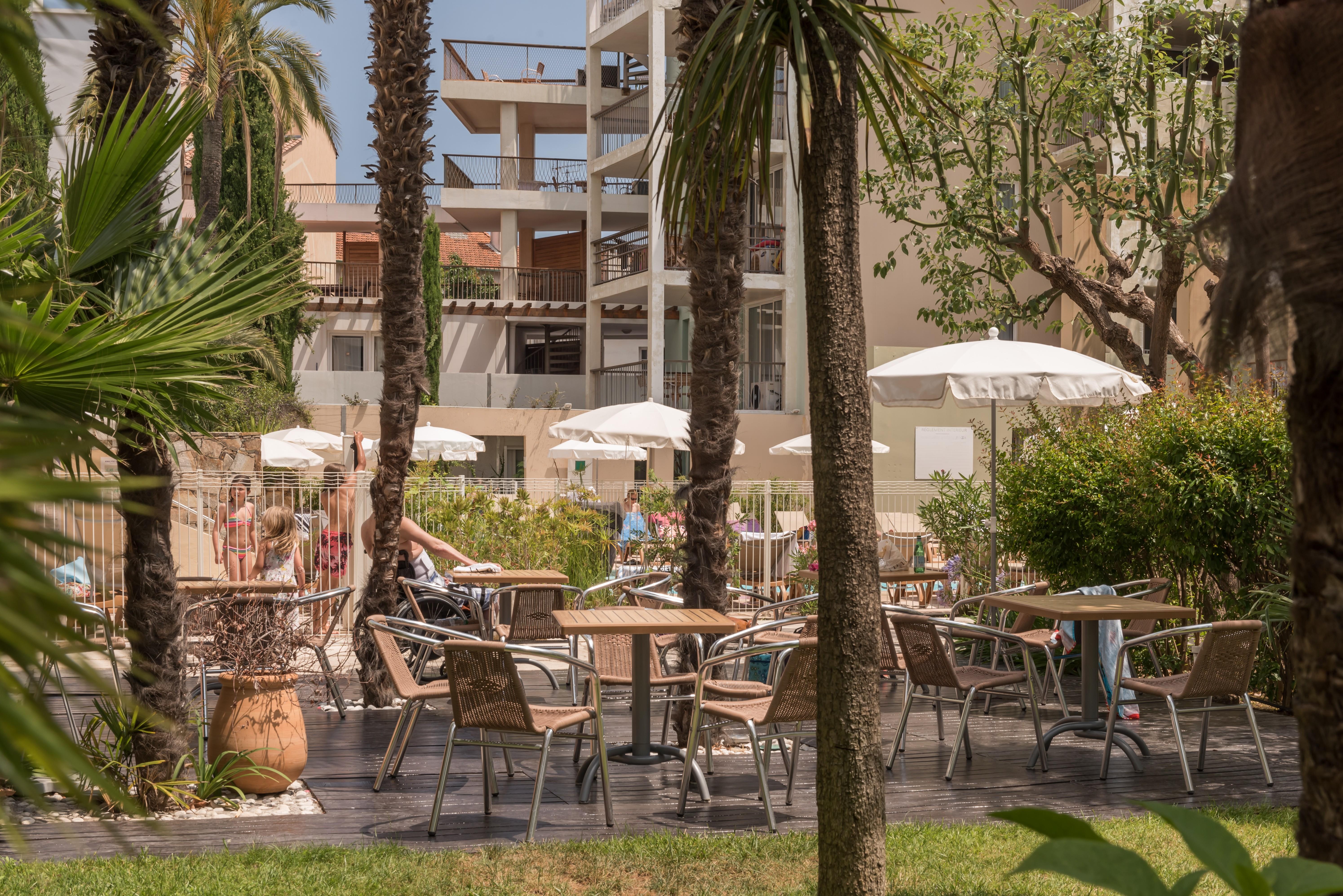 Aparthotel Pierre & Premium Port Prestige 4*