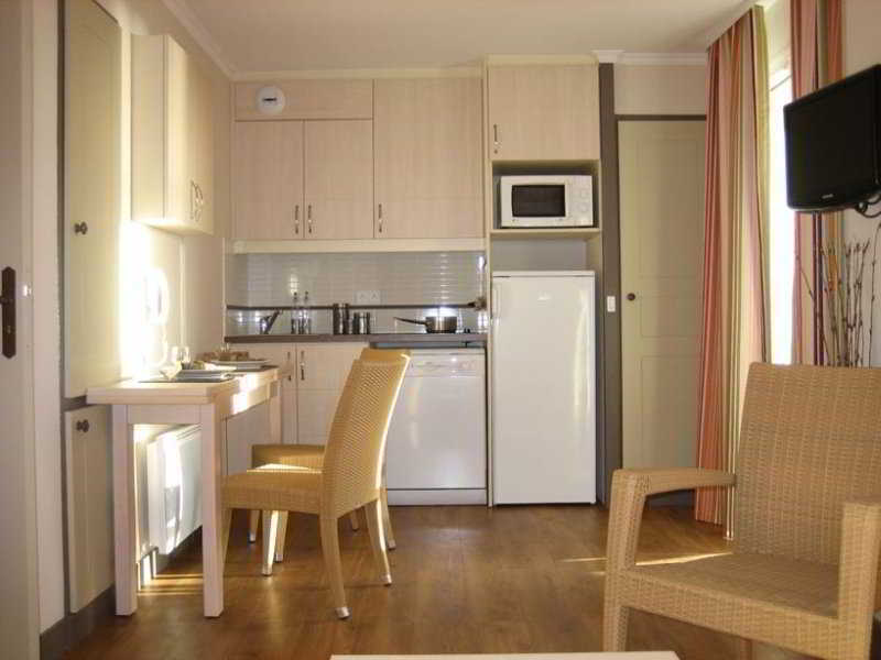Pierre & Premium Port Prestige Aparthotel