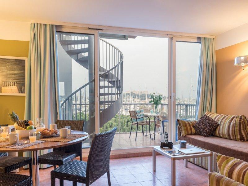 Pierre & Premium Port Prestige Aparthotel Antibes
