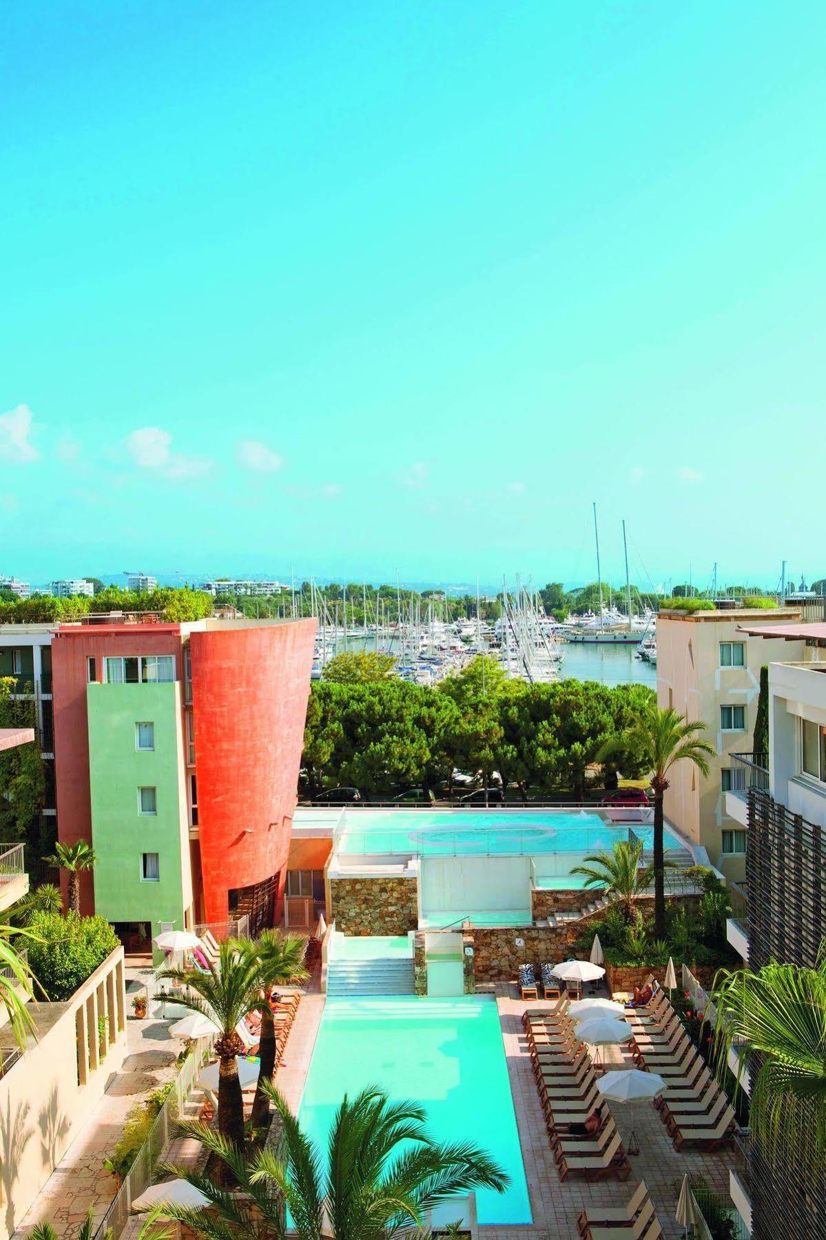 Pierre & Premium Port Prestige Aparthotel