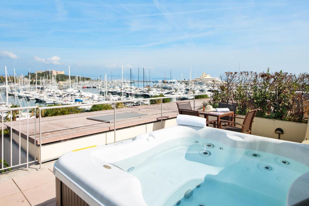 Pierre & Premium Port Prestige Aparthotel 4*